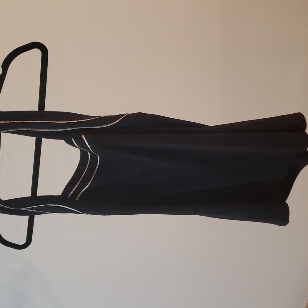 WHITE HOUSE BLACK MARKET HALTER TOP SIZE MEDIUM BLACK WITH BEIGE PIPING